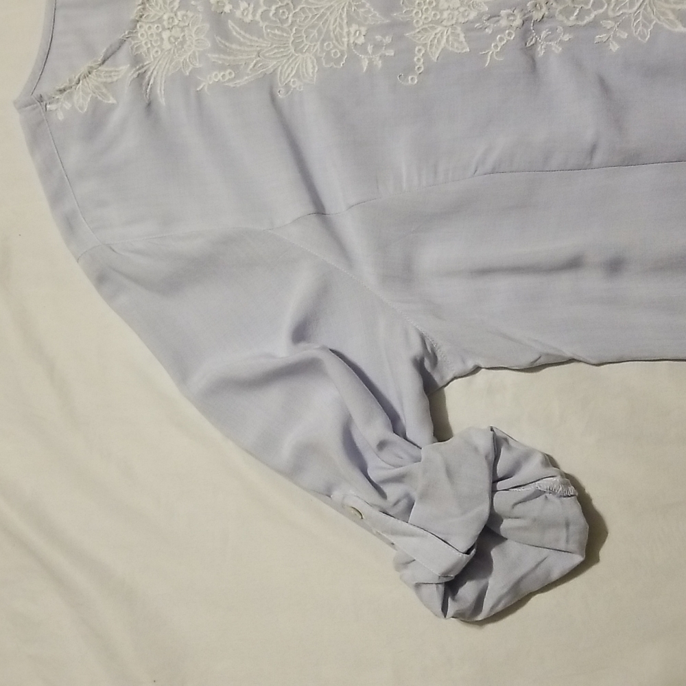 J. Jill light blue Duster Tunic w/floral Embroidery 🪞 - Picture 4 of 12